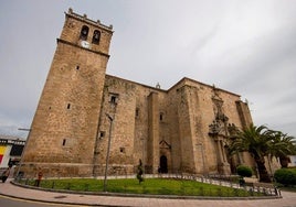 Desde la distancia: «Al cabo de 60 años me pregunto cómo comenzó a edificarse la imponente iglesia de Santiago»