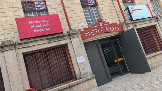 Desde la distancia: «Me llama la atención el espacio denominado 'coworking' del Mercado de Abastos»