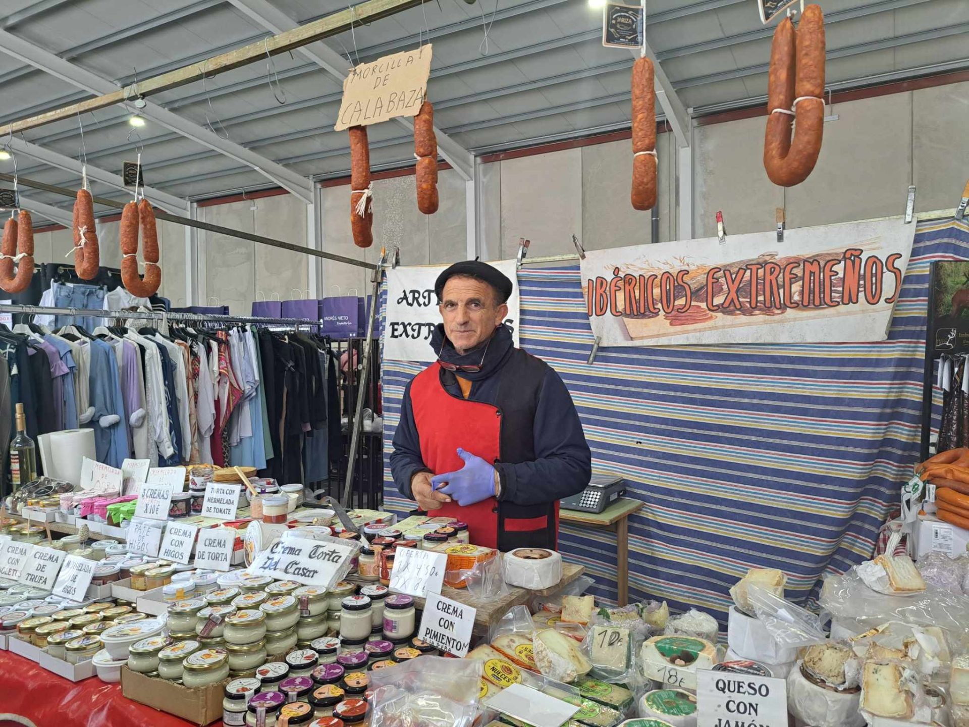 FOTOS: La Feria del stock de invierno en Miajadas vuelve a ser un éxito