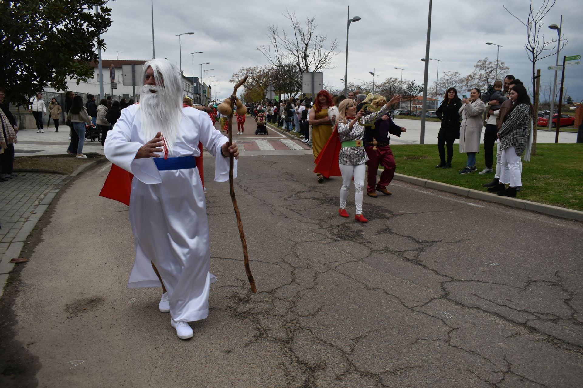 Fotos: Miajadas vive el Carnaval en su gran desfile de comparsas