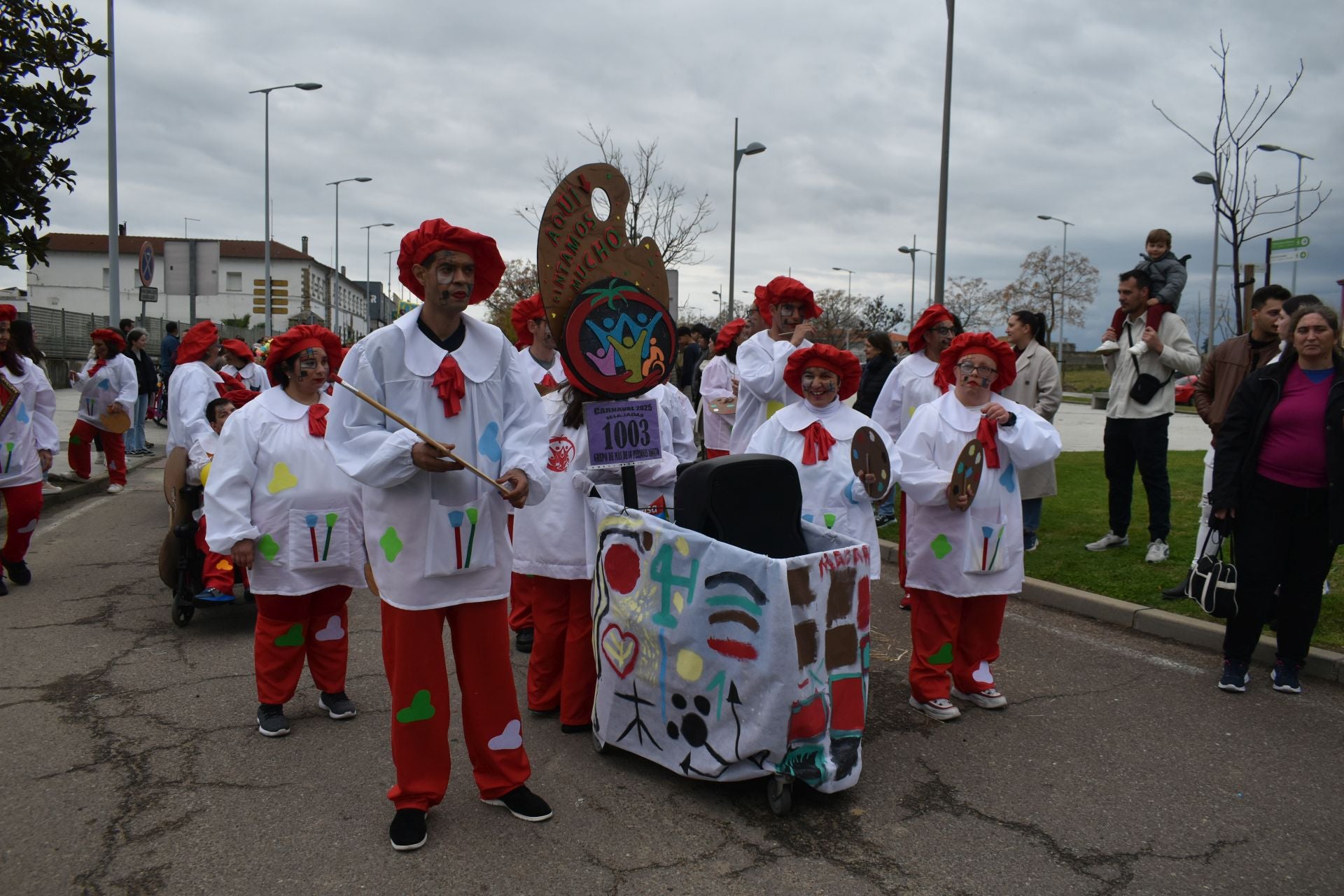 Fotos: Miajadas vive el Carnaval en su gran desfile de comparsas