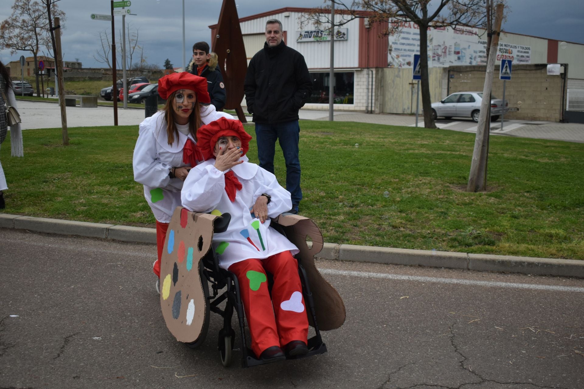 Fotos: Miajadas vive el Carnaval en su gran desfile de comparsas