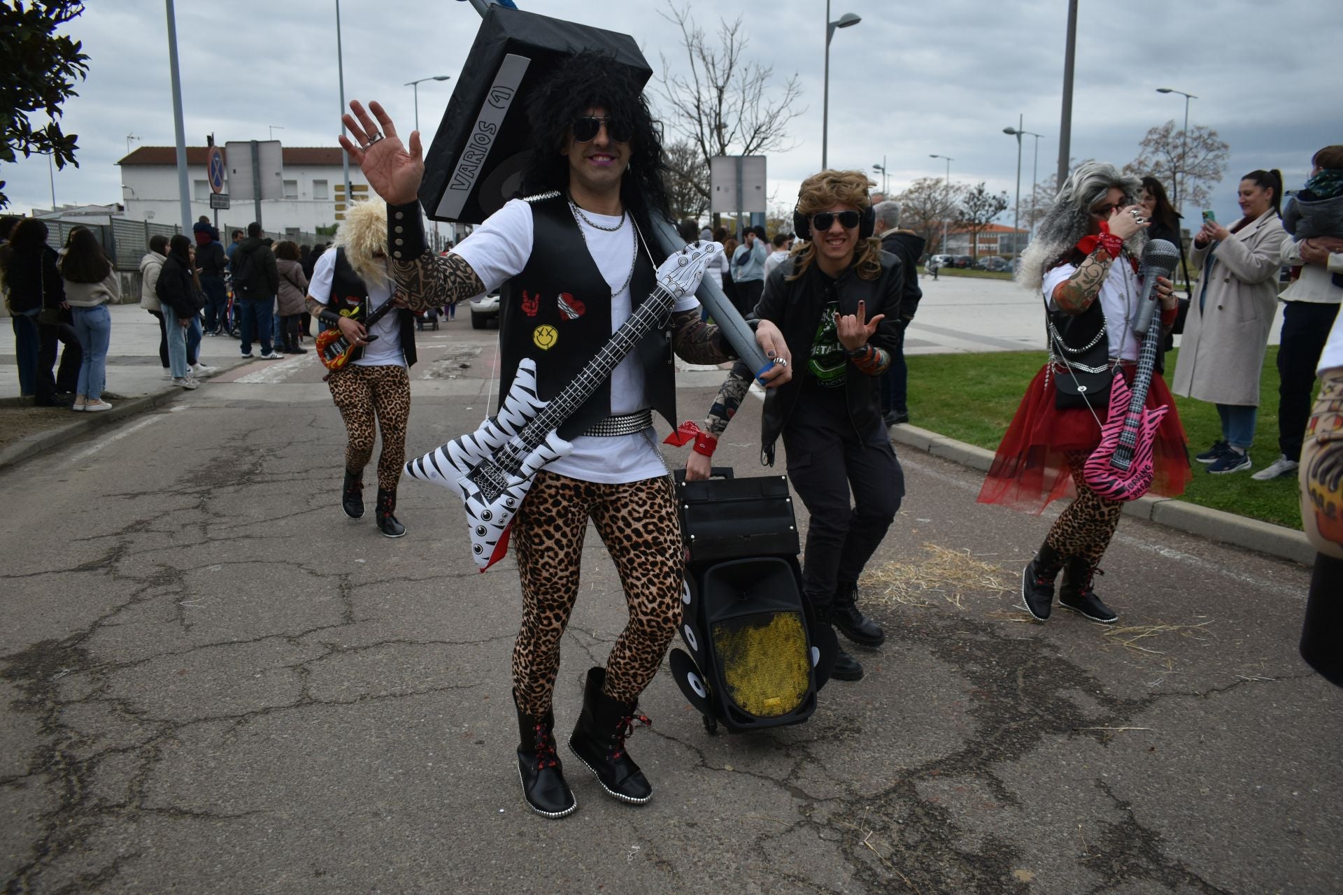 Fotos: Miajadas vive el Carnaval en su gran desfile de comparsas