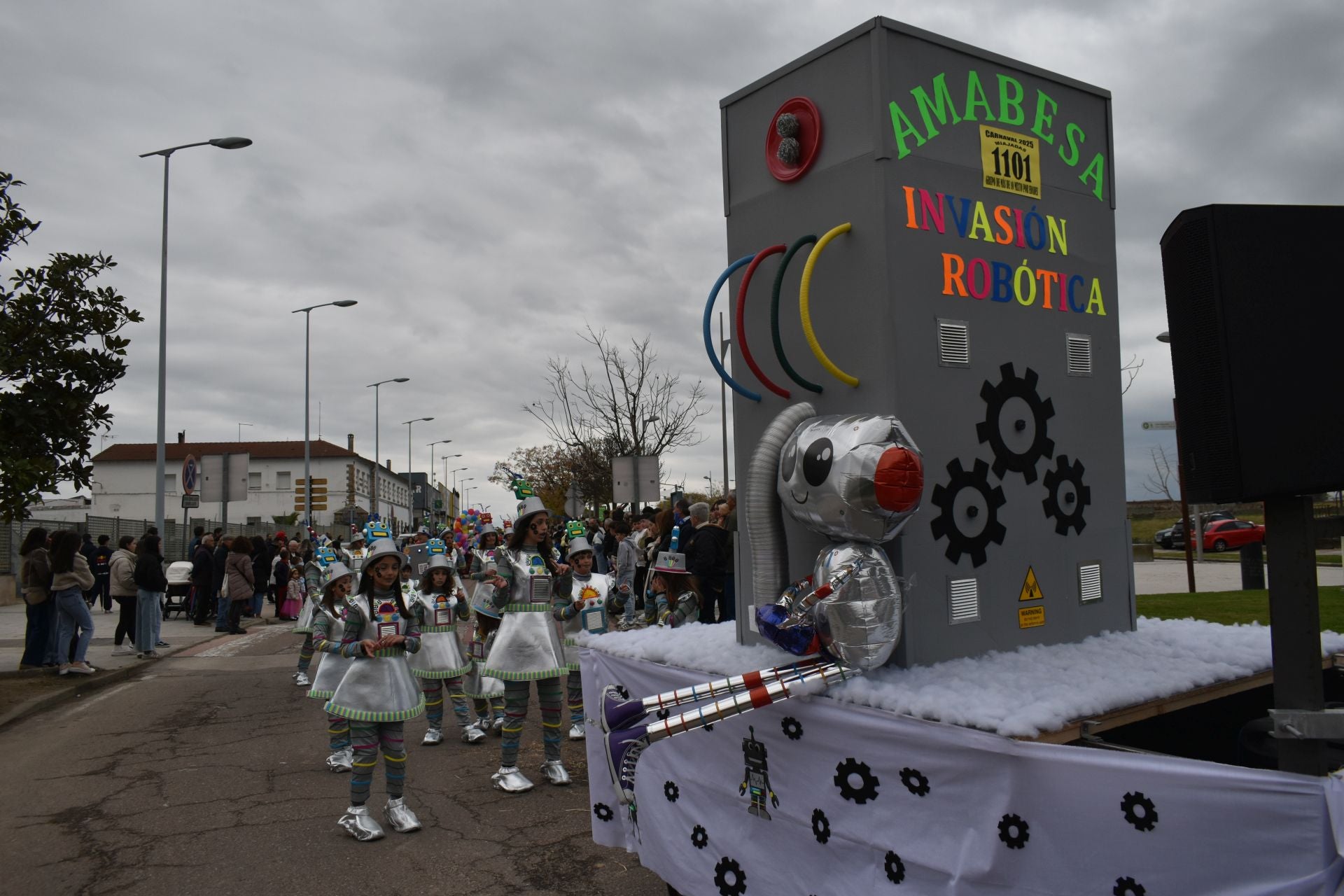 Fotos: Miajadas vive el Carnaval en su gran desfile de comparsas