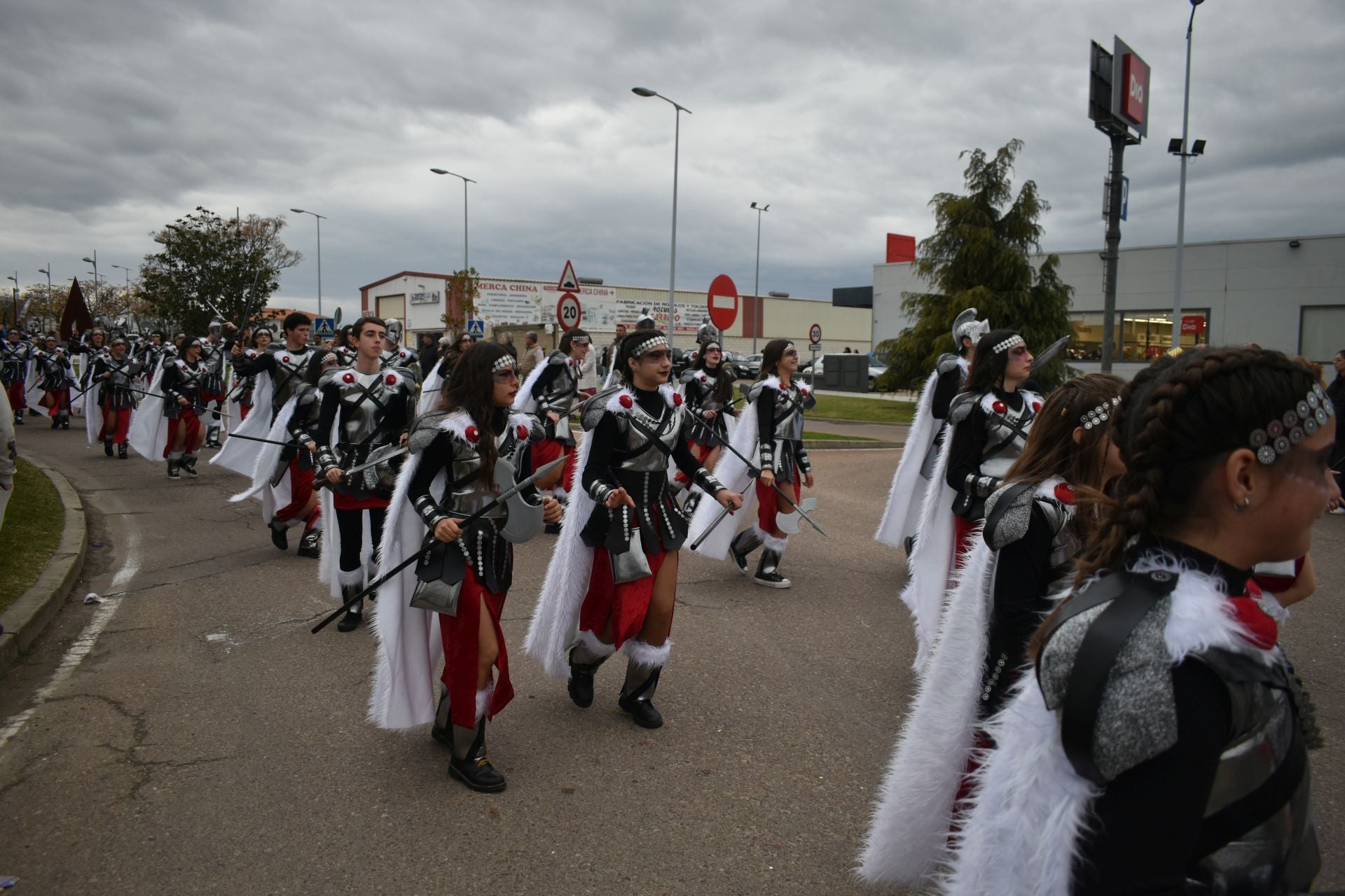 Fotos: Miajadas vive el Carnaval en su gran desfile de comparsas