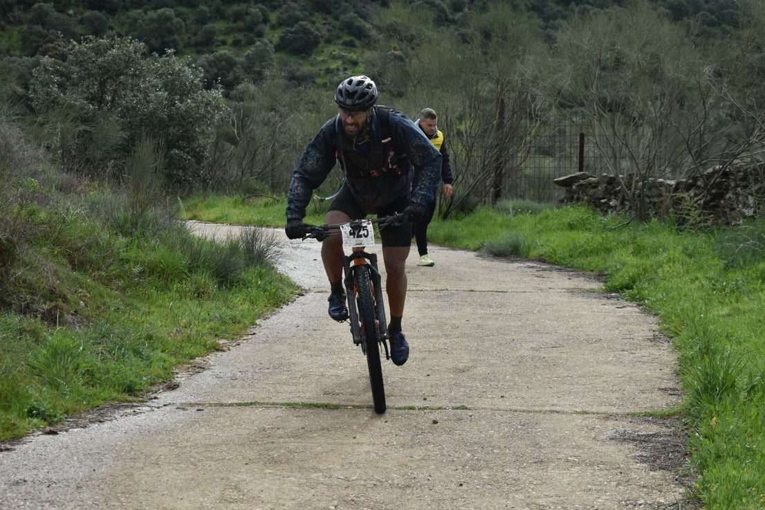 Fotos: Lo mejor del ciclismo en la Titán de los Ríos 2025