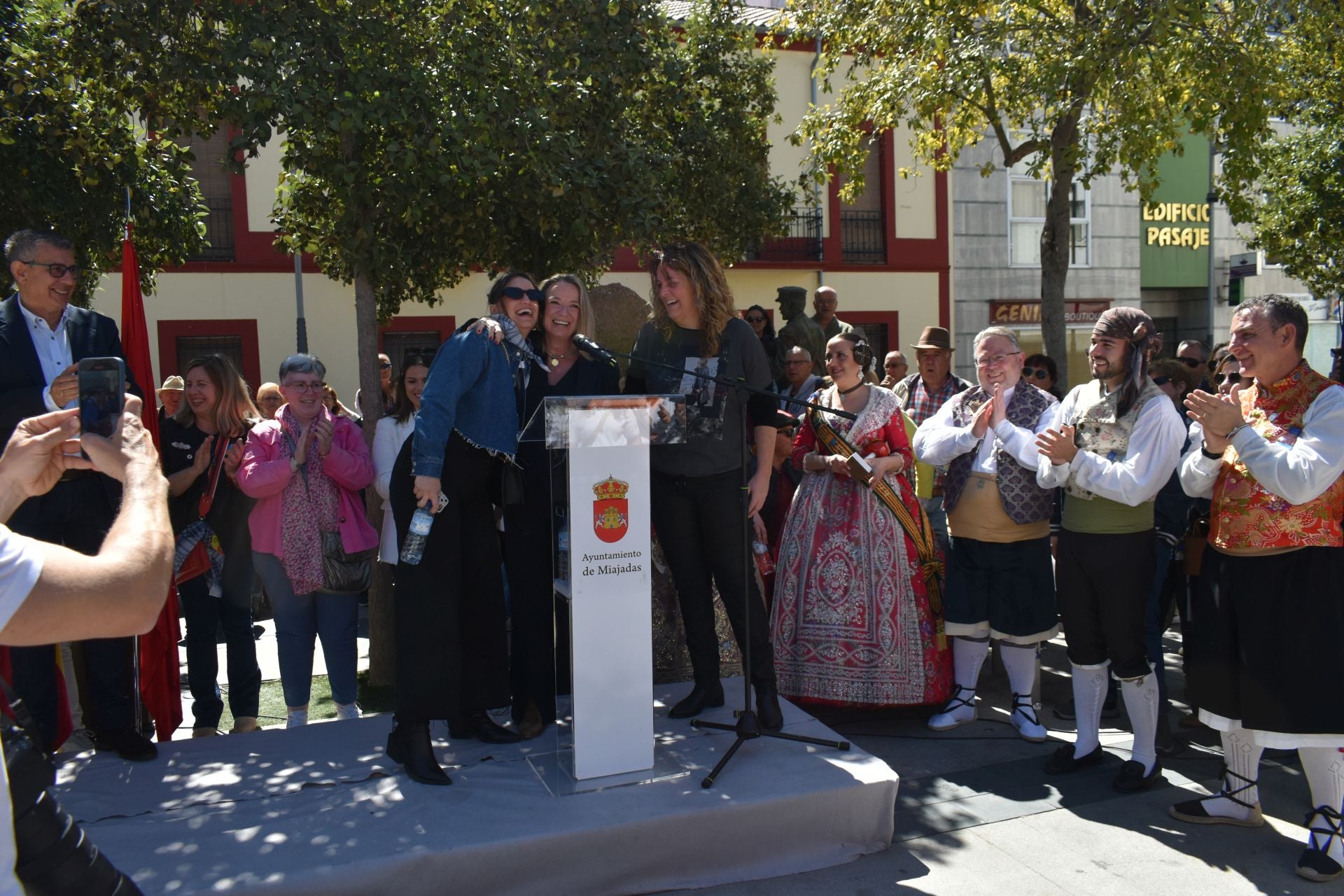 Fotos: Fin de semana inolvidable en Miajadas con sus hermanos de Puçol