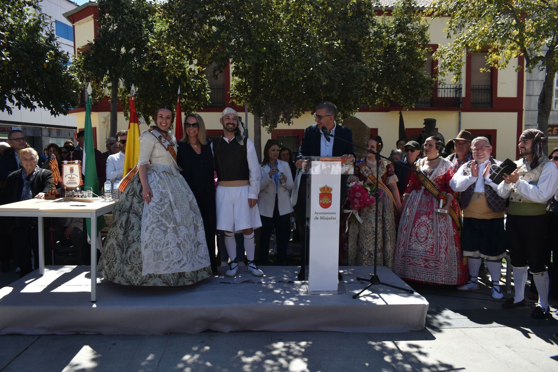 Fotos: Fin de semana inolvidable en Miajadas con sus hermanos de Puçol