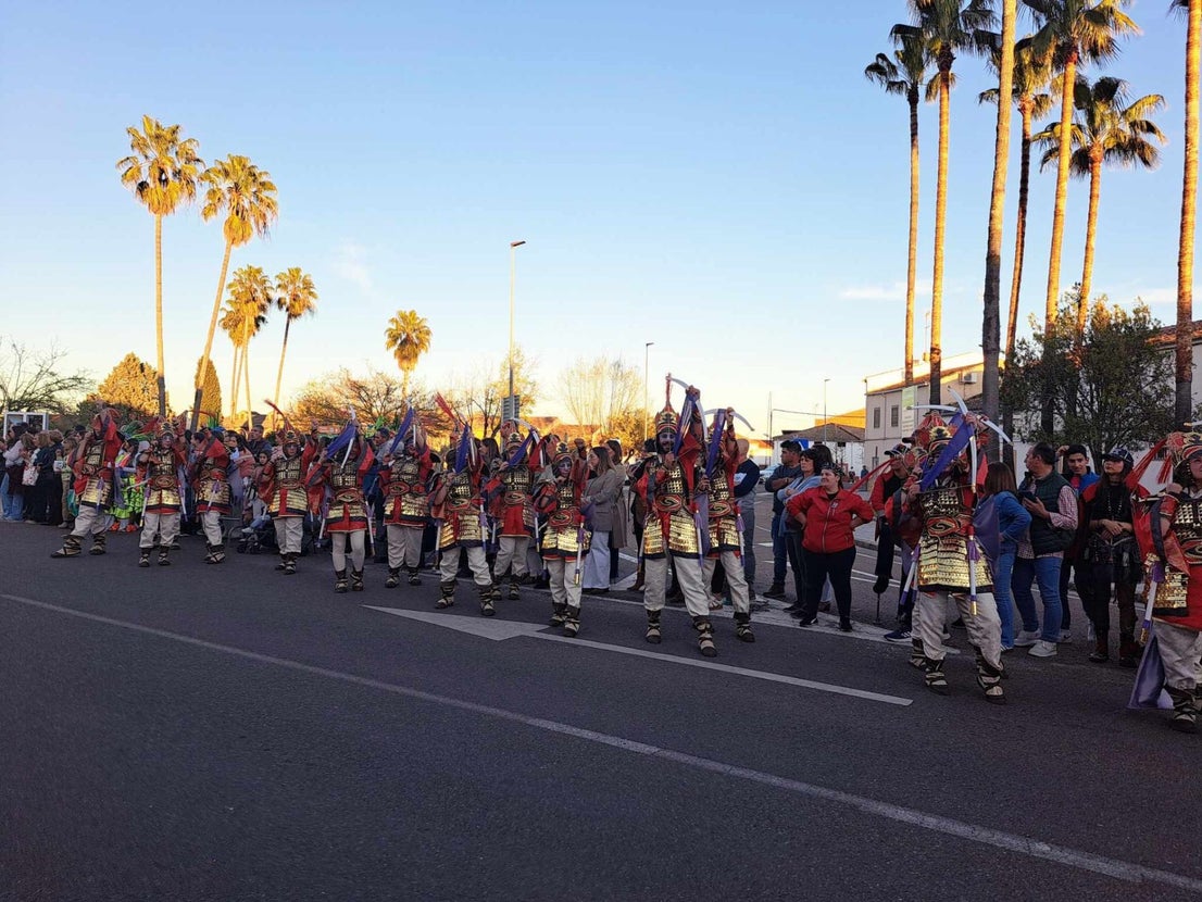 Fotos: 18 comparsas hicieron vibrar en la VI Convivencia Carnavalera de Miajadas