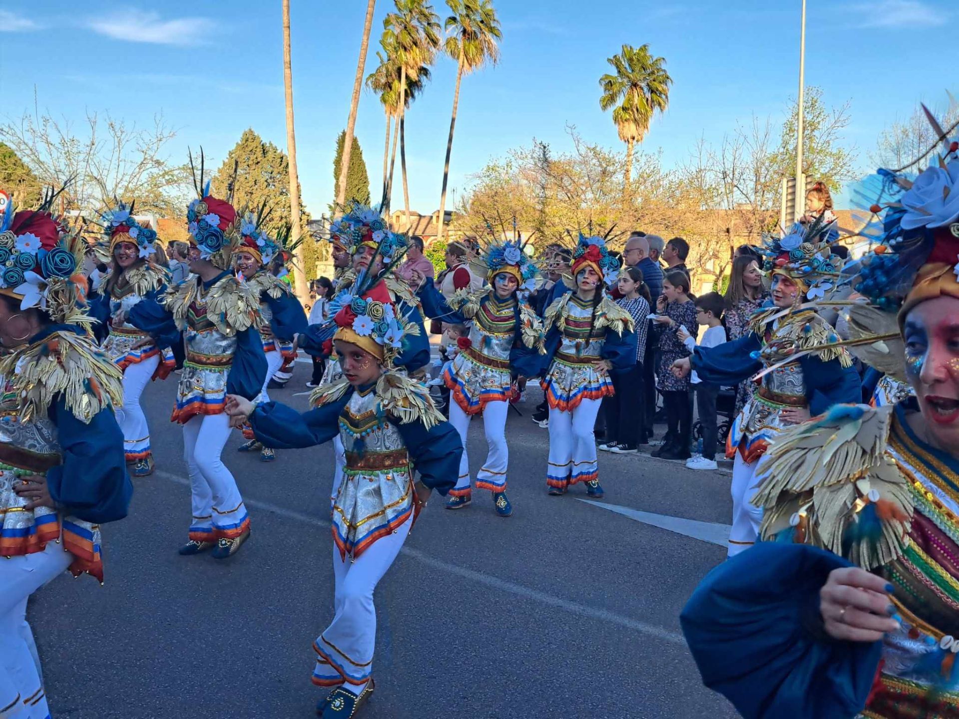 Fotos: 18 comparsas hicieron vibrar en la VI Convivencia Carnavalera de Miajadas