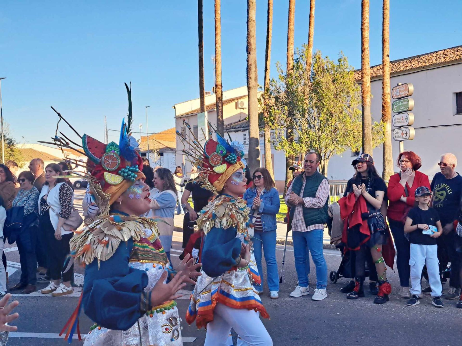 Fotos: 18 comparsas hicieron vibrar en la VI Convivencia Carnavalera de Miajadas