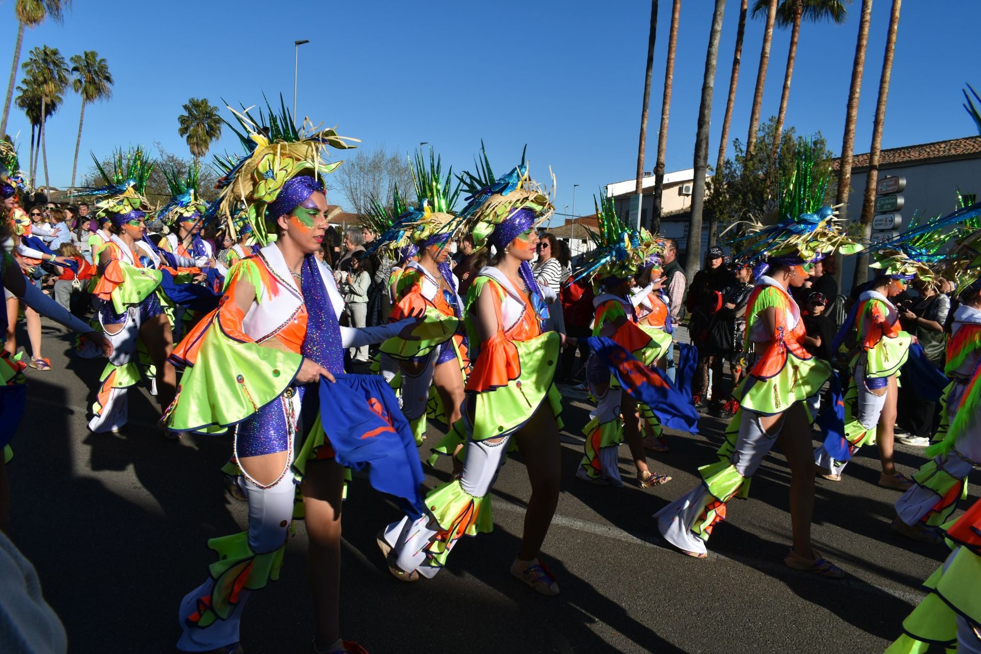 Fotos: 18 comparsas hicieron vibrar en la VI Convivencia Carnavalera de Miajadas
