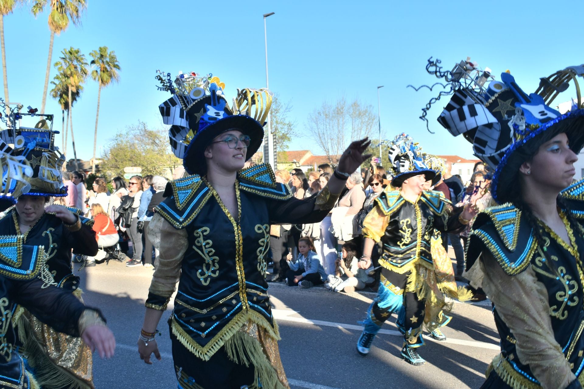 Fotos: 18 comparsas hicieron vibrar en la VI Convivencia Carnavalera de Miajadas