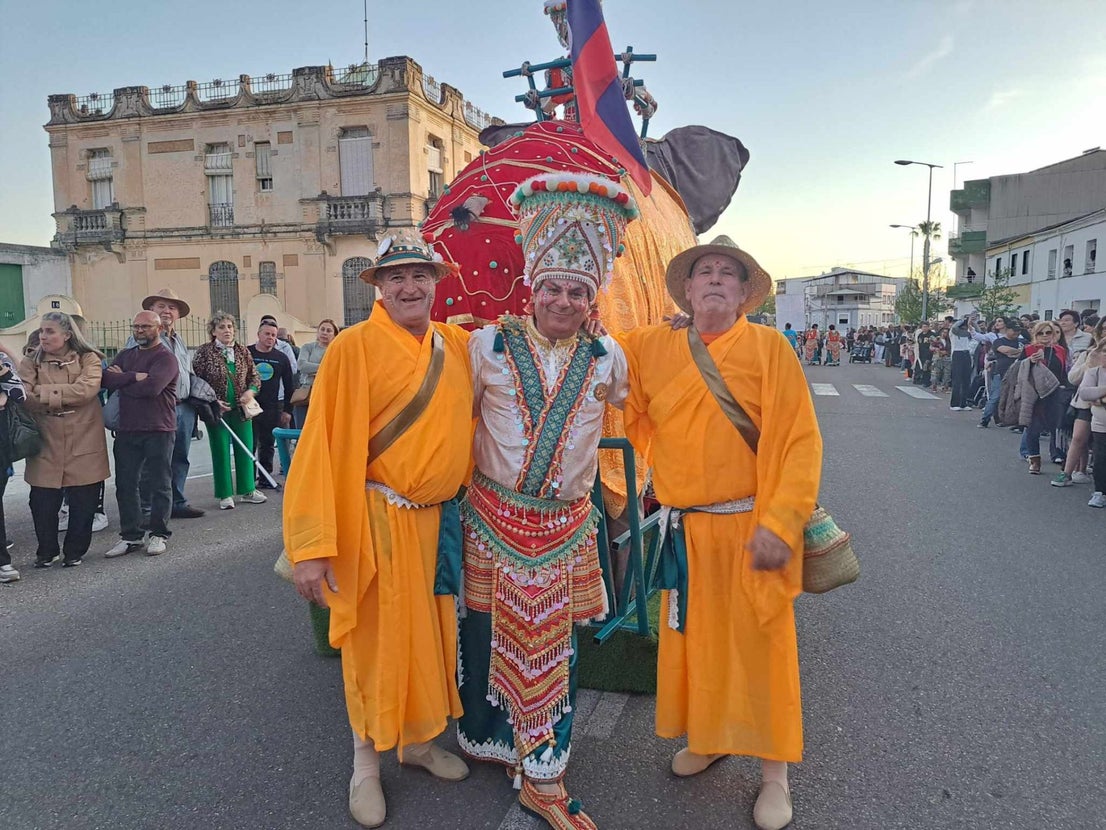 Fotos: 18 comparsas hicieron vibrar en la VI Convivencia Carnavalera de Miajadas