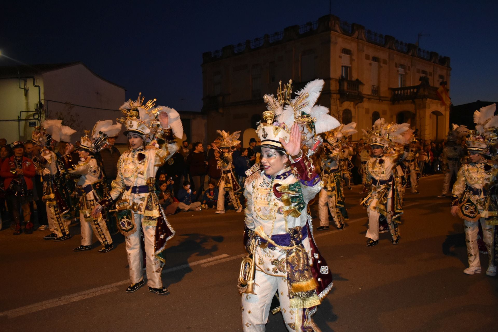 Fotos: 18 comparsas hicieron vibrar en la VI Convivencia Carnavalera de Miajadas