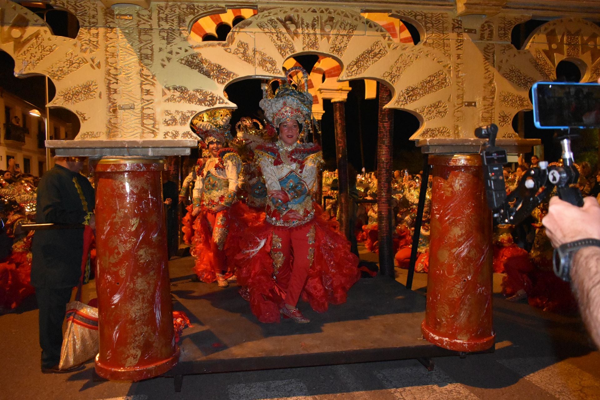 Fotos: 18 comparsas hicieron vibrar en la VI Convivencia Carnavalera de Miajadas