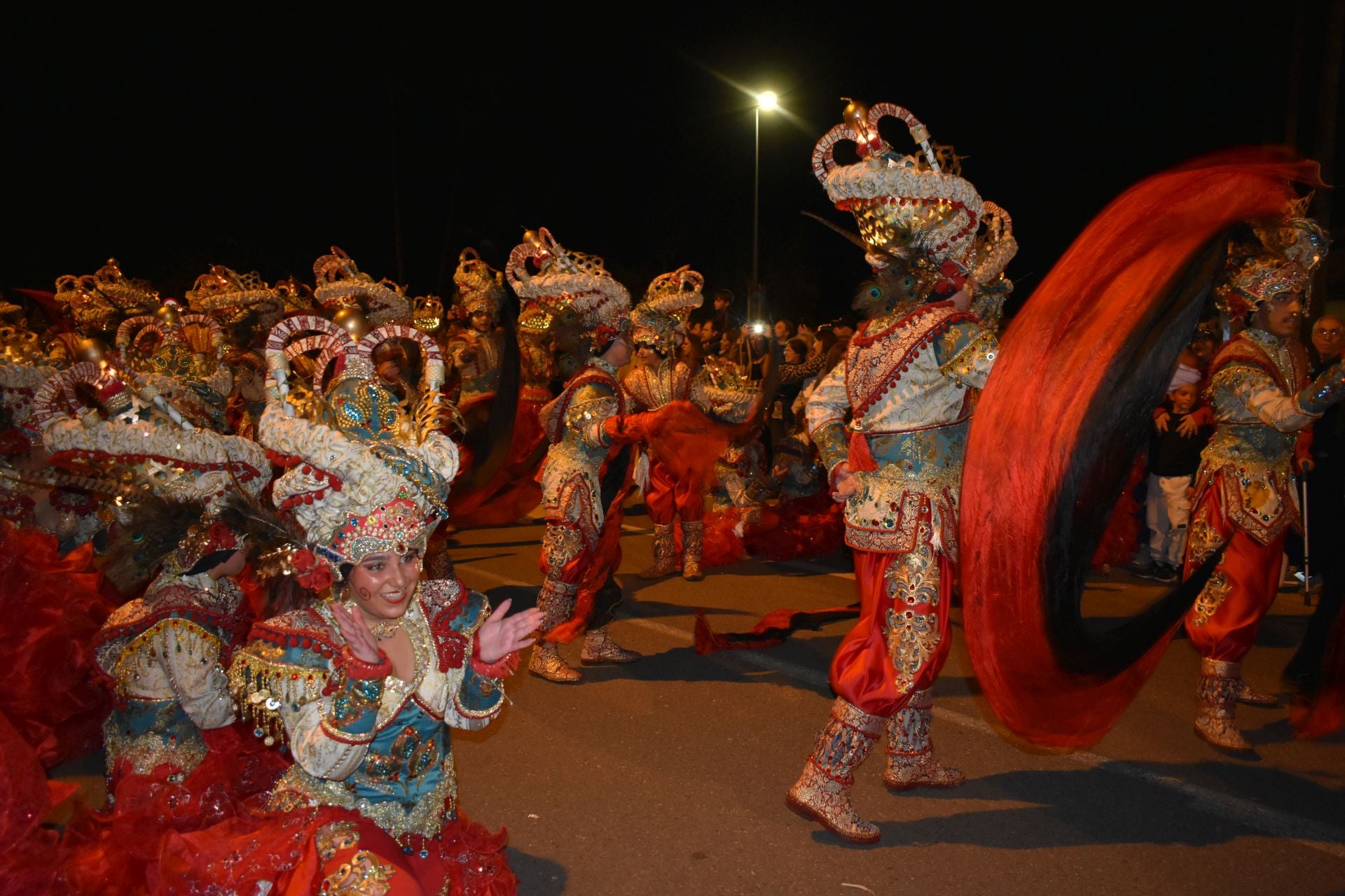 Fotos: 18 comparsas hicieron vibrar en la VI Convivencia Carnavalera de Miajadas