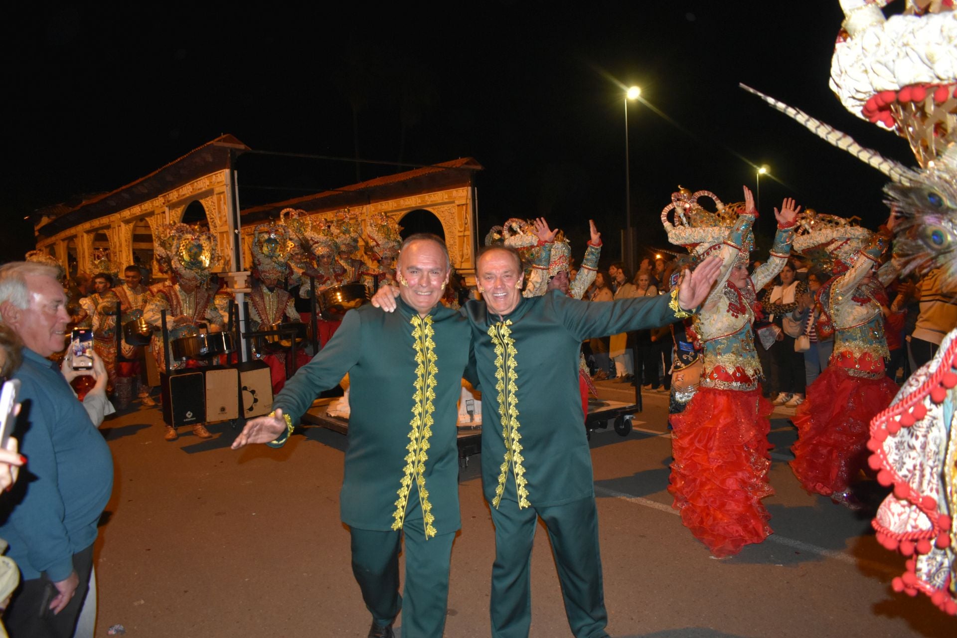 Fotos: 18 comparsas hicieron vibrar en la VI Convivencia Carnavalera de Miajadas
