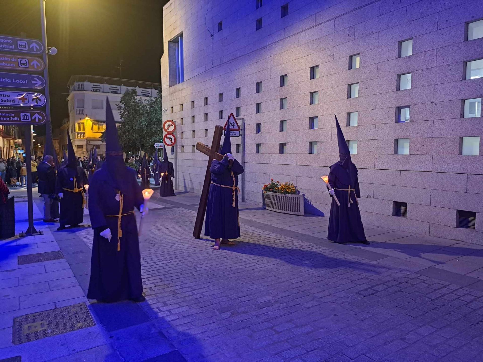 Fotos: Procesión de la 'Oración en el huerto de los olivos', el 'Cristo amarrado a la columna' y 'Jesús Nazareno'