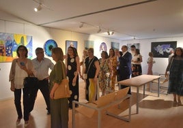 La gala del XIV Certamen de Pintura Laura Otero proclamó a la obra 'Ribadesella II', del cordobés Francisco Escalera, como ganadora de esta edición. El segundo premio fue para 'Casapuerta abandonada', del gaditano Fernando Devesa, y el accésit para 'Jamás comerán del mismo plato el pez y el gato', de Víctor José Barbero