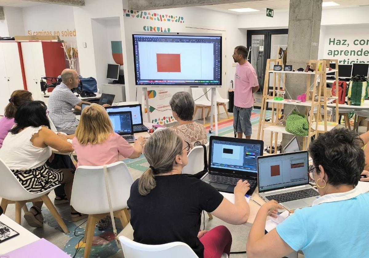 El curso de Corte y Confección participó en una jornada de formación en el Circular FAB