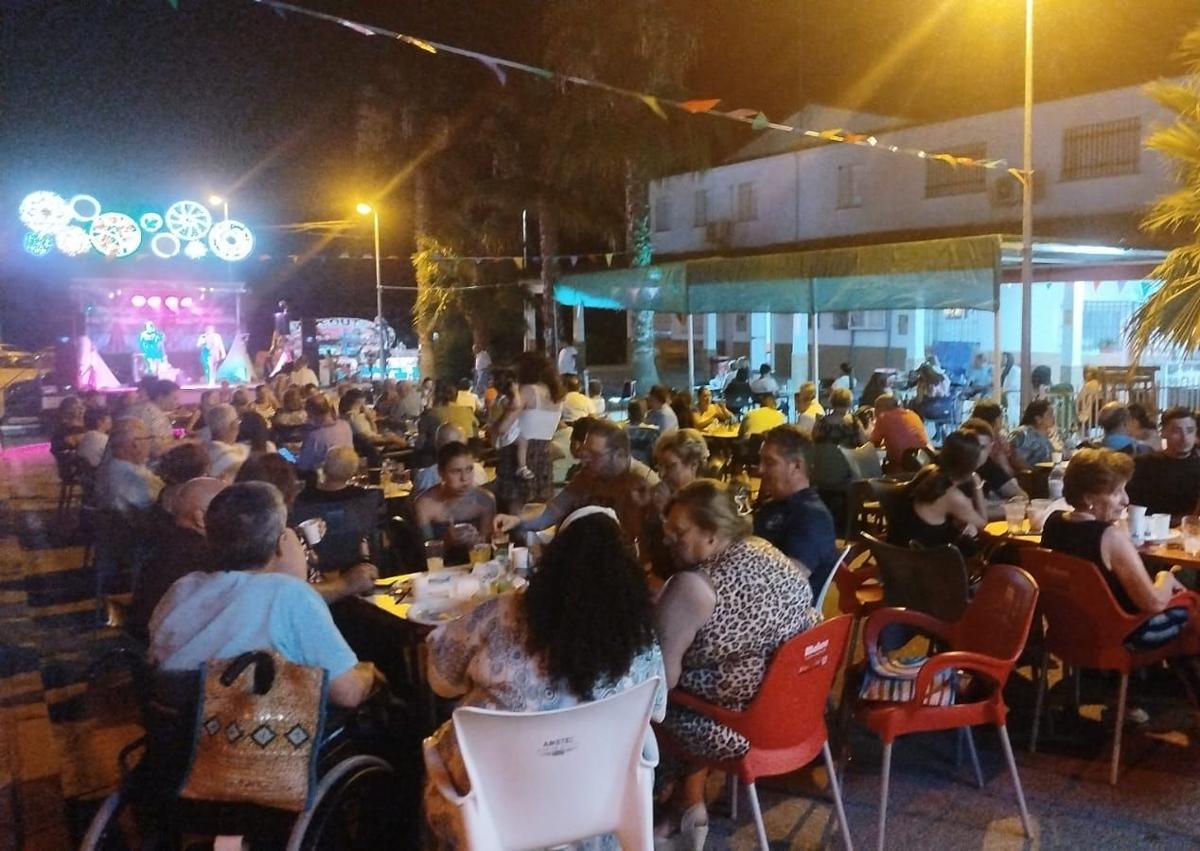 Imagen secundaria 1 - Casar de Miajadas ha disfrutado de unas animadas Fiestas de Santiago