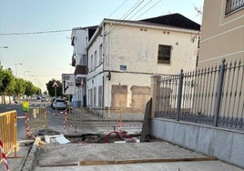 Obras en marcha en la avenida Trujillo de Miajadas.