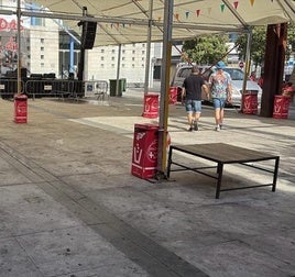 El PP local critica la poca afluencia de público a la feria en las olas centrales del día.