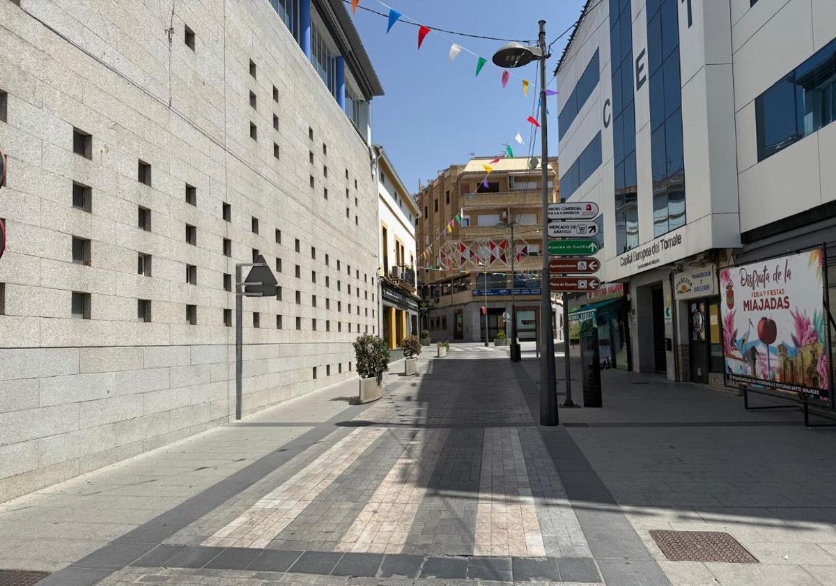 Imagen principal - El Partido Popular de Miajadas pide al Ayuntamiento que escuche al pueblo para mejorar la Feria