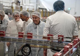 Gallardo visita Conesa y Tomcoex en Miajadas