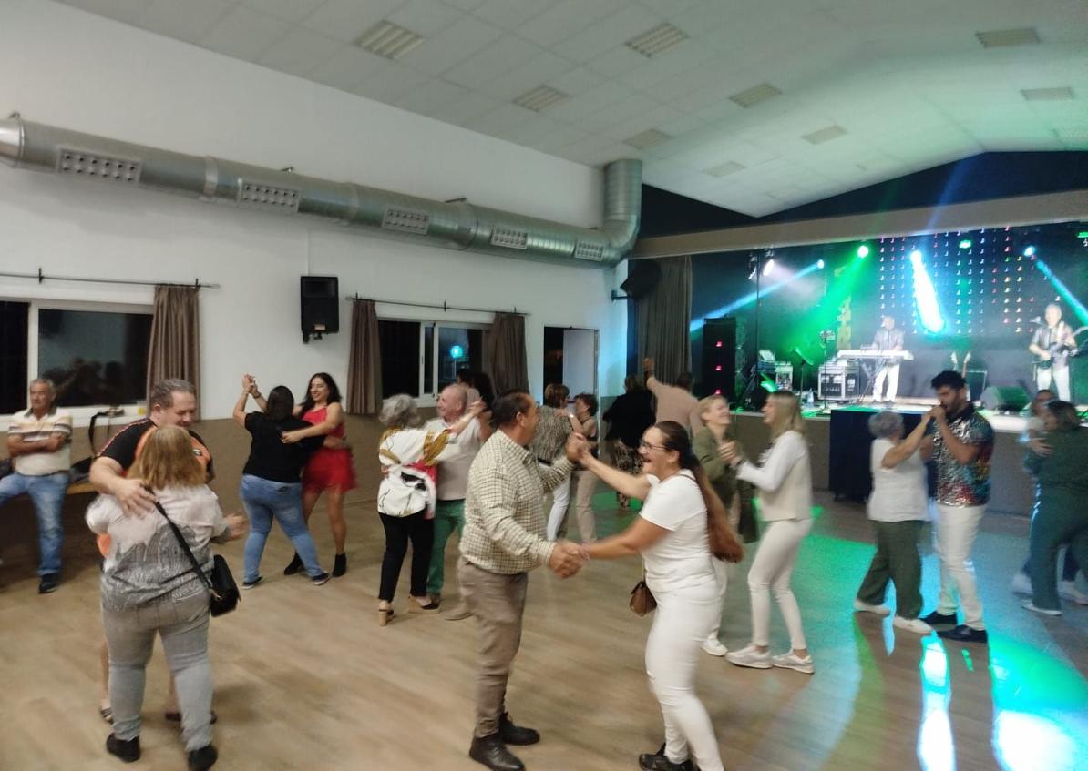 Imagen secundaria 1 - Casar de Miajadas disfrutó con sus Fiestas del Pilar