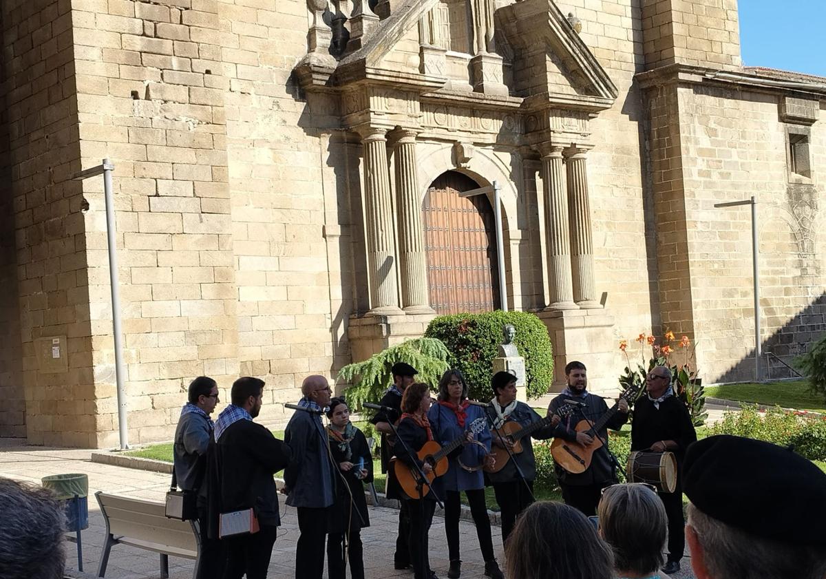 Imagen principal - Un viaje temporal hasta el siglo XIX para revivir la feria de Miajadas