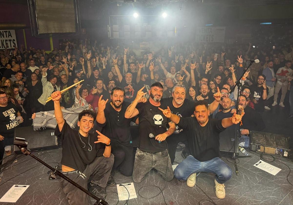 Imagen principal - El rock más urbano se dio cita en Miajadas durante el Memory Fest