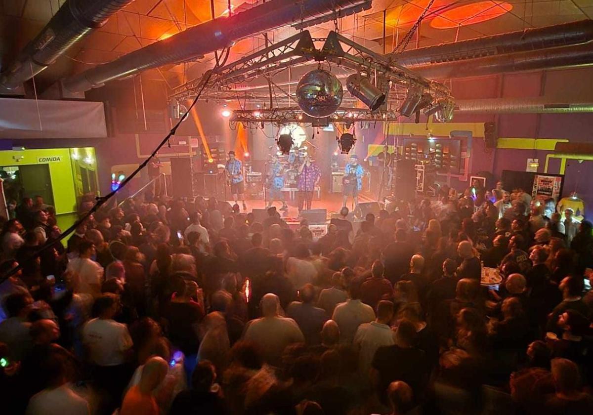 Benito Kamelas y Verea hicieron vibrar la Sala Status.