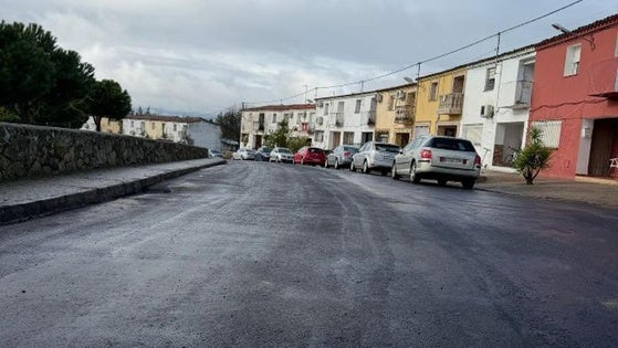Finaliza el asfaltado de un nuevo tramo de la Ronda del Sol