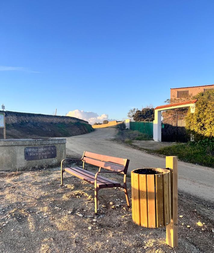 Imagen secundaria 2 - Nueva zona de descanso en el Camino del Pozo de la República