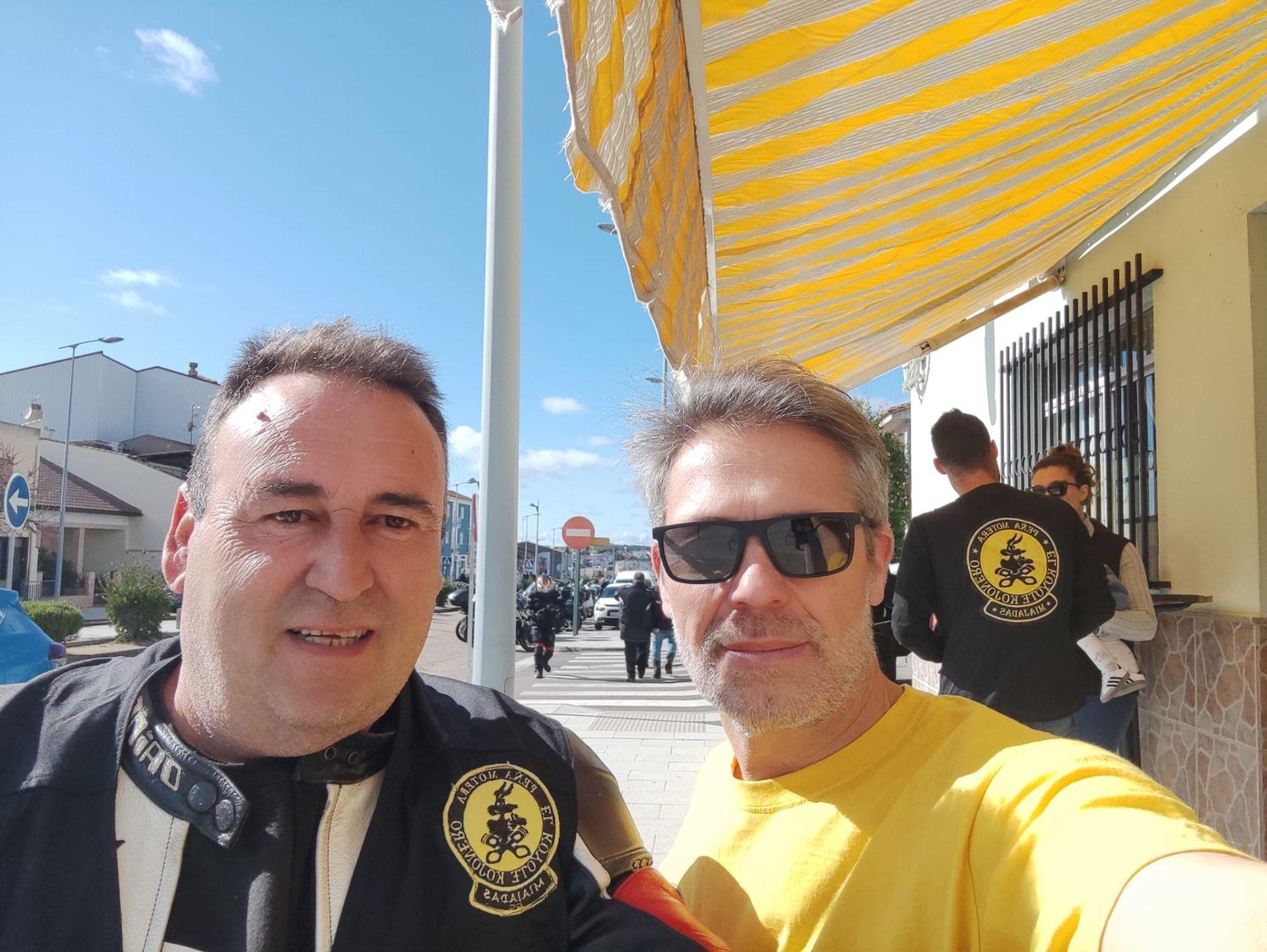 Alrededor de un centenar de moteros disfrutaron con las Migas Kojoneras