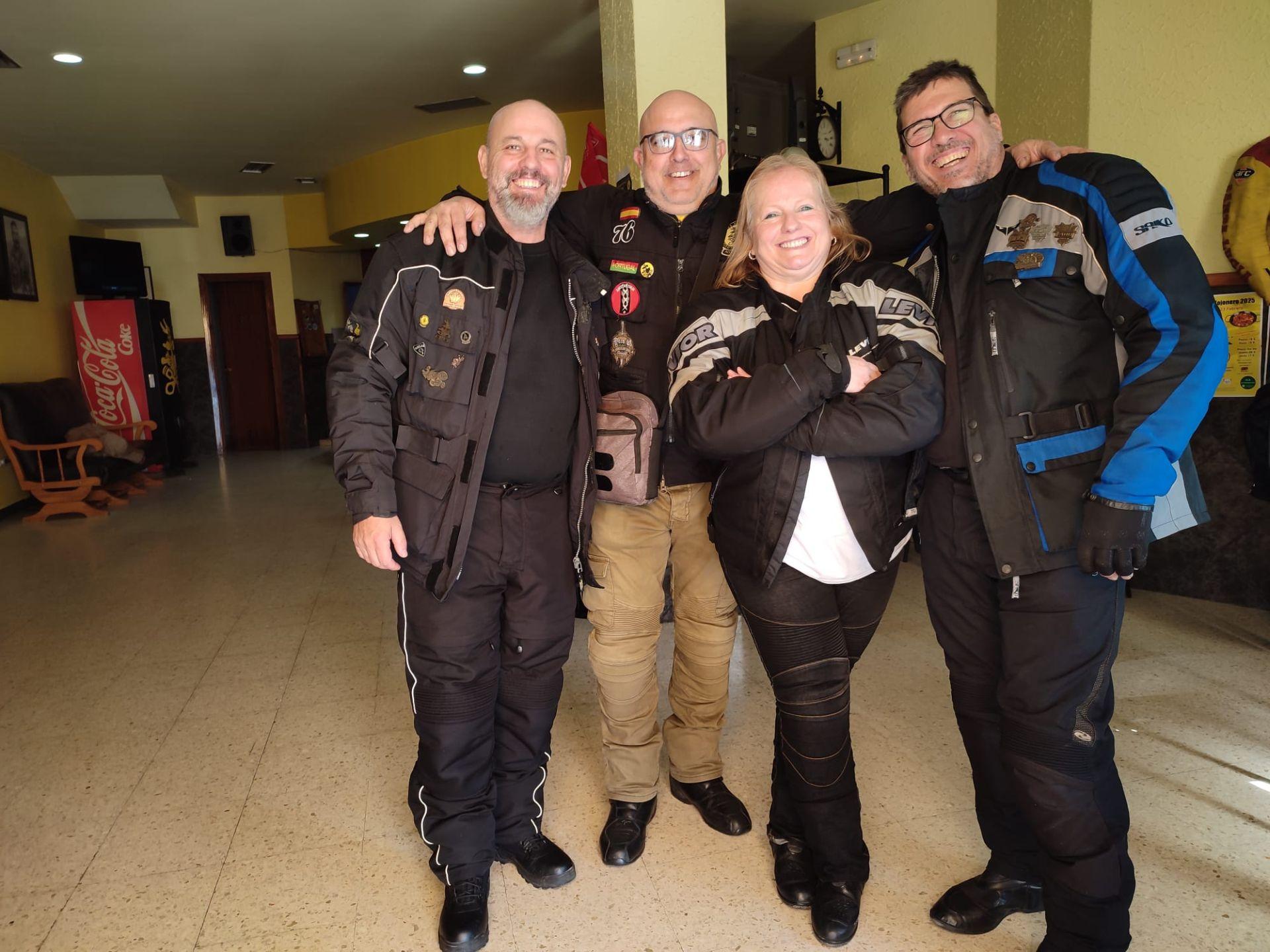 Alrededor de un centenar de moteros disfrutaron con las Migas Kojoneras