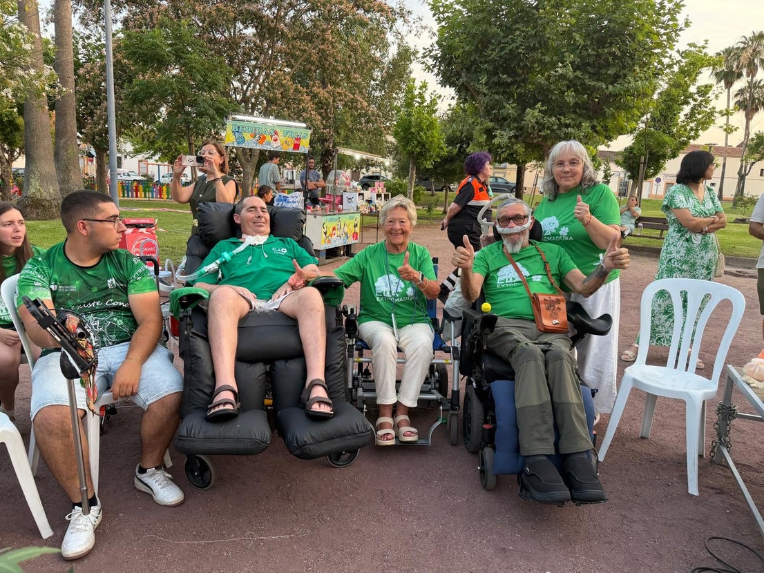 Miajadas brilla en el desfile benéfico 'ConócELA'