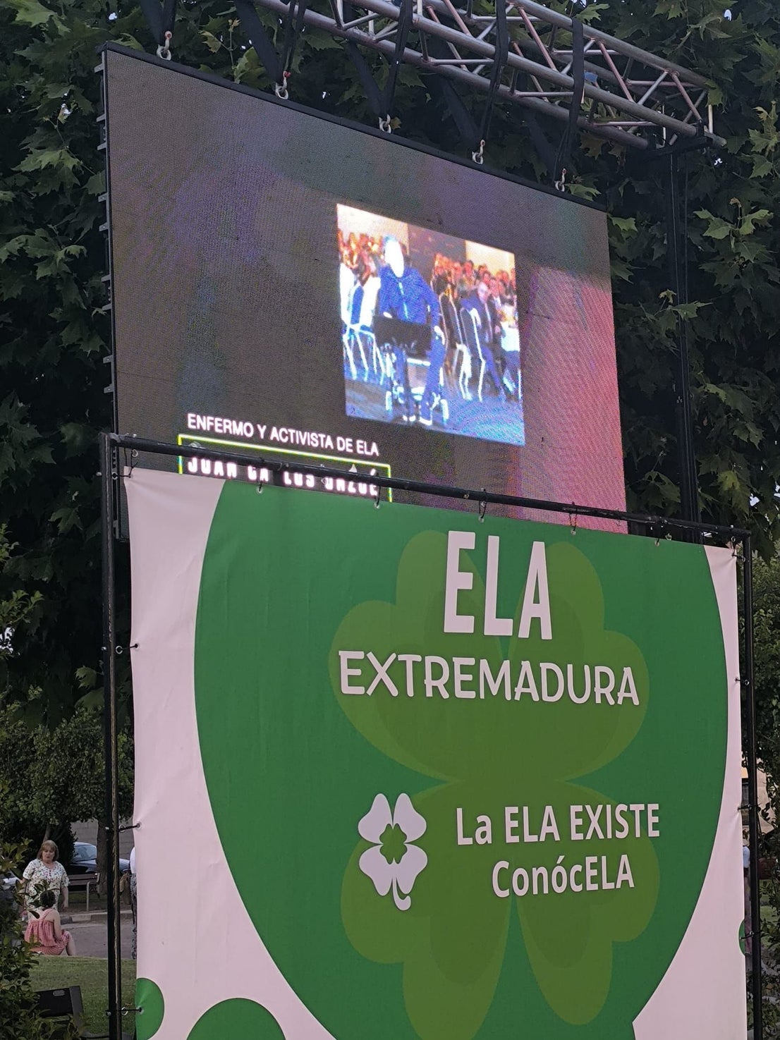 Miajadas brilla en el desfile benéfico 'ConócELA'