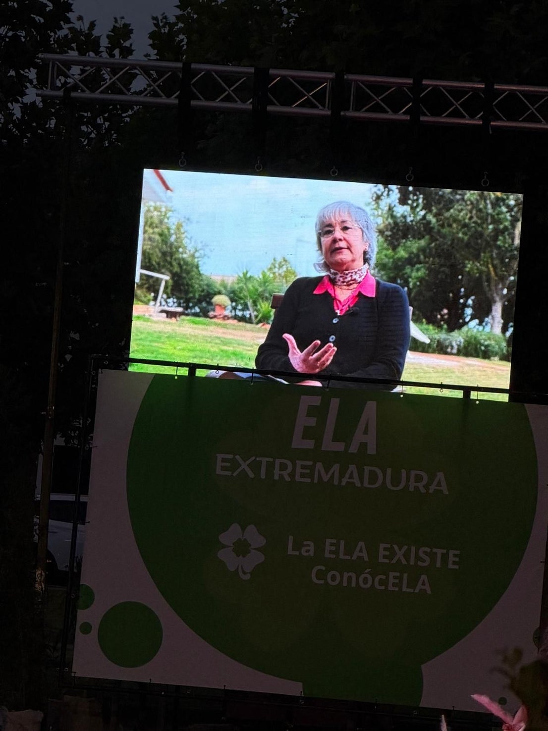 Miajadas brilla en el desfile benéfico 'ConócELA'