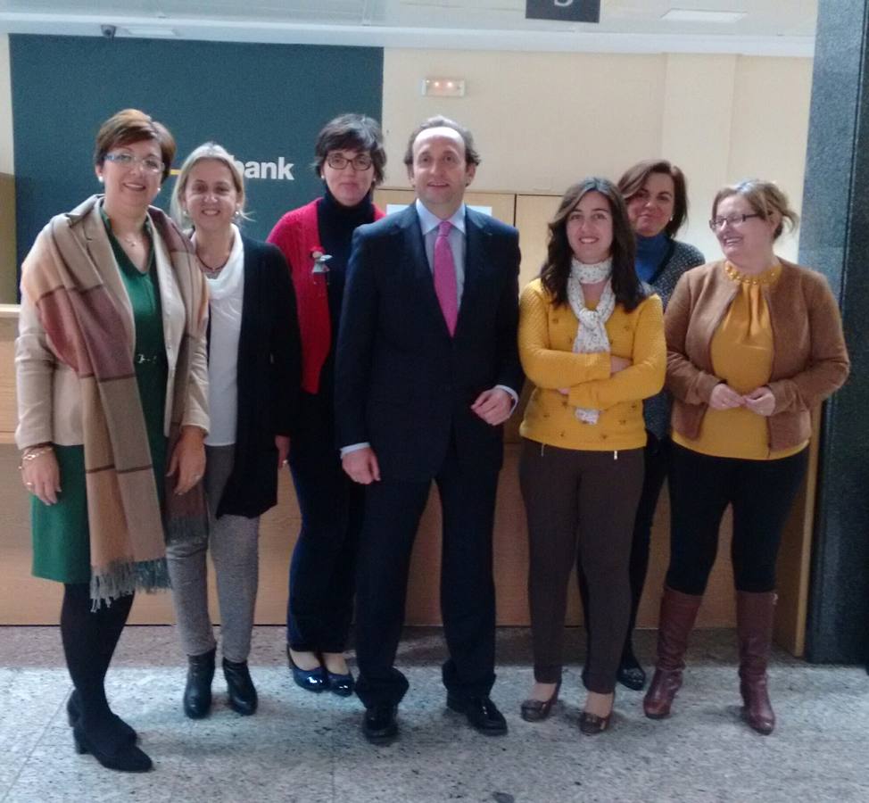 Izquierda a derecha: Nuria Gómez Escobar, Carmen Pérez Cabezas, Raquel Peña Jiménez, José Enrique Muñoz Fernández, Alicia Dorado Gallego, Inés Mercedes Rodriguez Rodriguez y María Ángeles Fernández Pino.