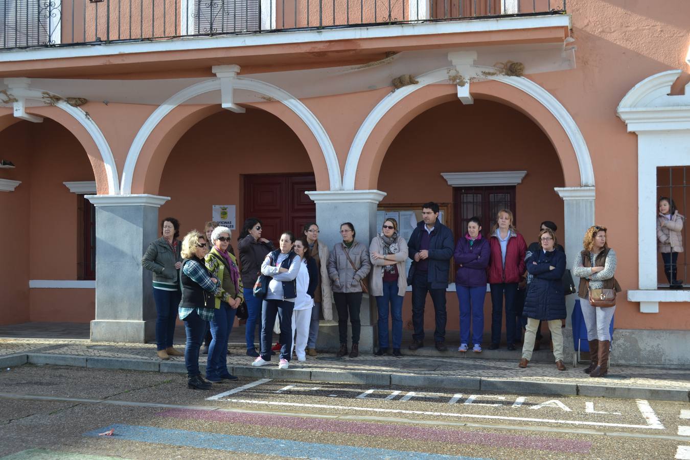 Concentración en repulsa a la violencia machista en Villanueva del Fresno 