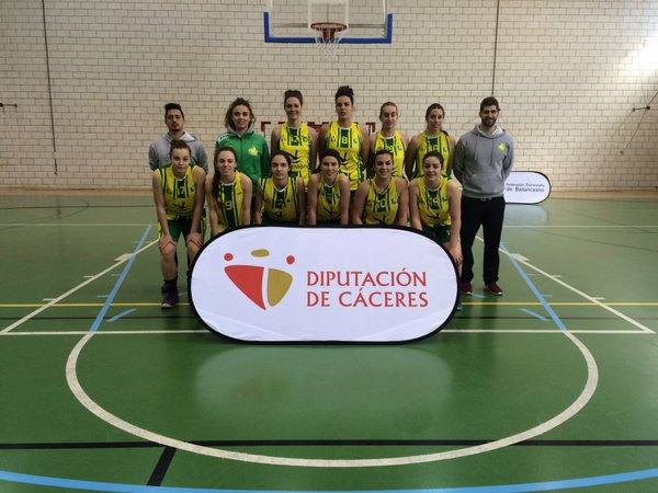 El CB-AlQázeres se proclamo campeón del trofeo cacereño femenino. 