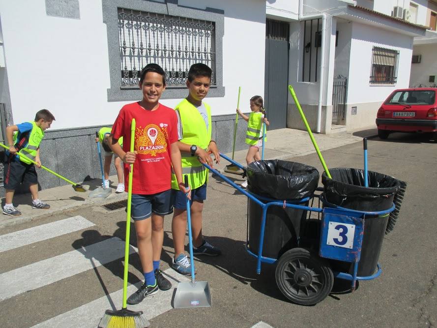 Campaña de concienciación sobre limpieza realizada con escolares. 