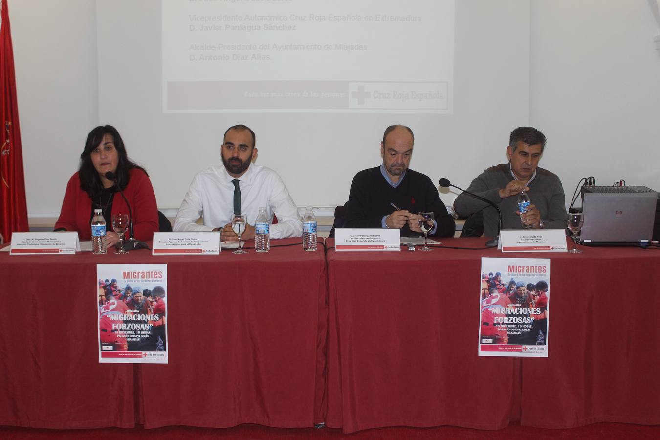 Participantes en la inauguración de las jornadas. 