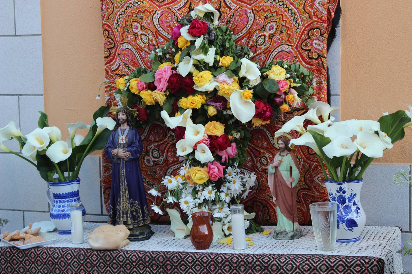 Altar con la Cruz de Mayo del año pasado. 