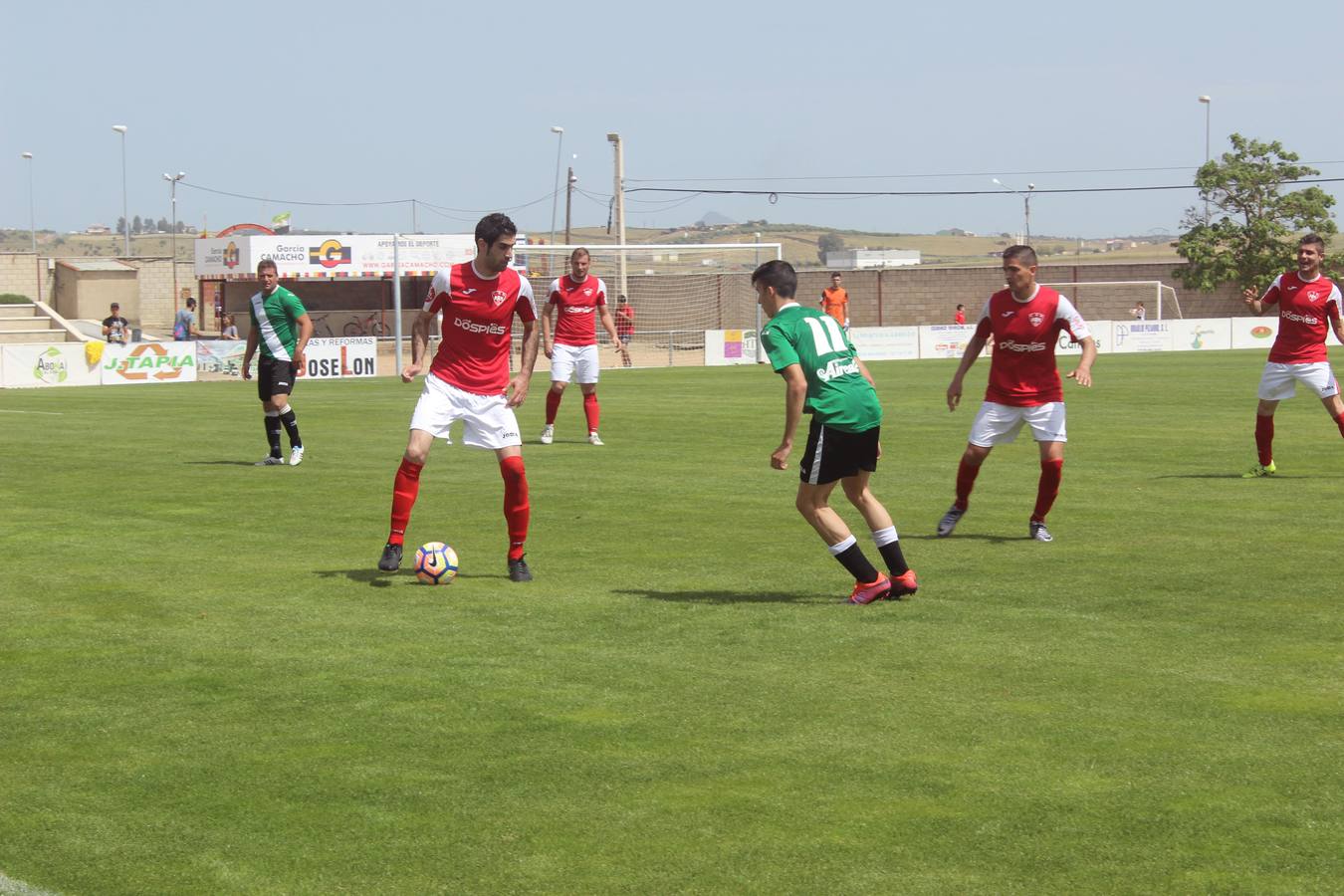 Ricardo Domínguez, observado por Mané, Jaraíz y Rubén Pezón. 