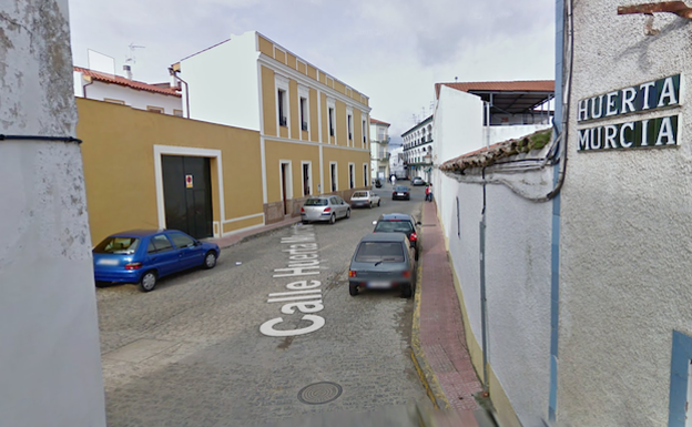 Salida hacia la N-630 en la confluencia de ambas calles que estará cortada al tráfico 