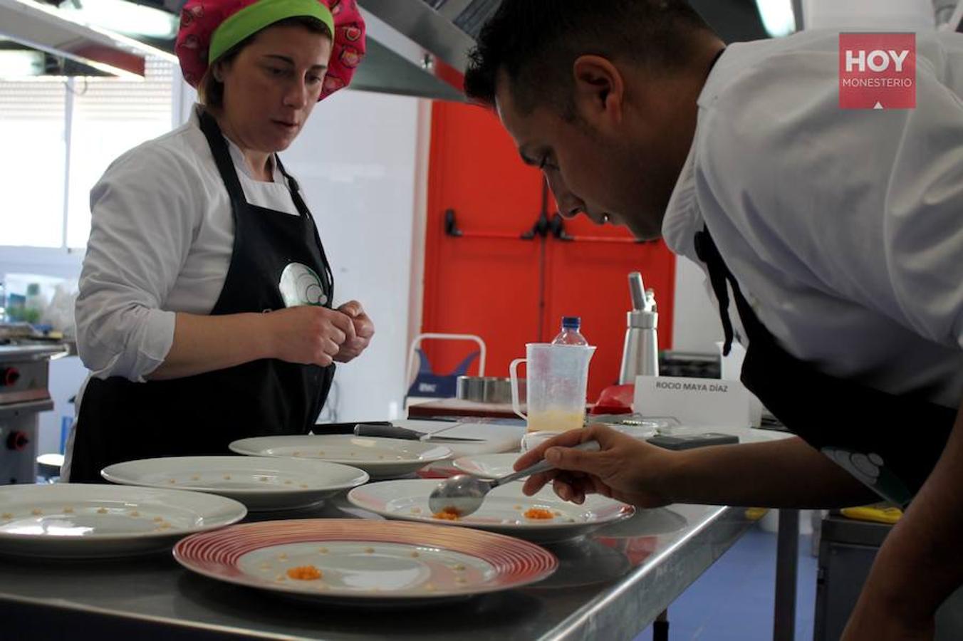 Seis cocineros llegados desde diferentes puntos de la geografía española participaron ayer en este concurso culinario, con motivo de la V Semana Gastronómimca de la Dehesa de Monesterio 